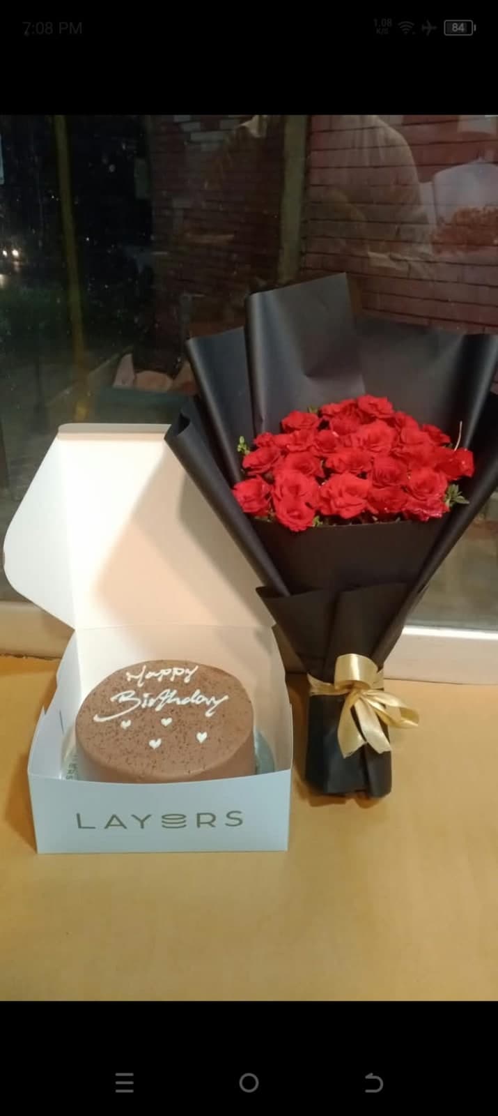 Special flowers with chocolate cake