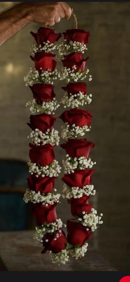 Red roses mala