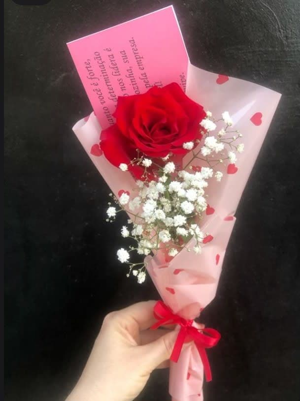 Red roses with imported baby breaths